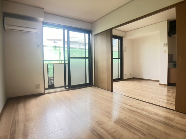 アベニューの洋室