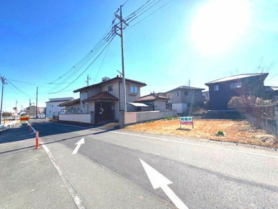 【前面道路含む現地写真】 | 藤岡市本郷の中古戸建