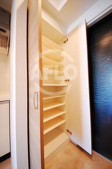 スプランディッド難波の玄関|スプランディッド難波　下駄箱