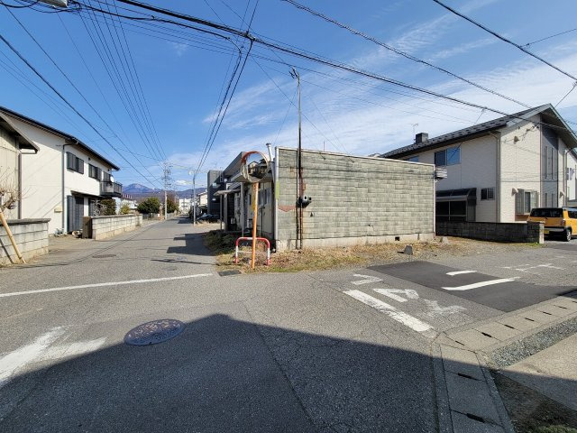 南原１丁目売土地の前面道路含む現地写真