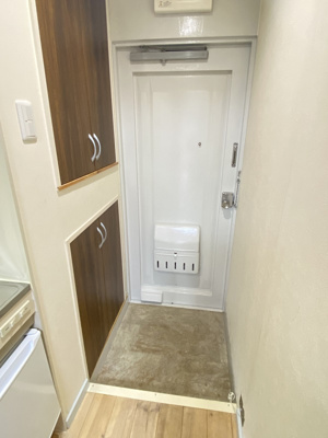 【玄関】 | ファミリーハイツ | たくさん入るシューズボックスがある玄関です！