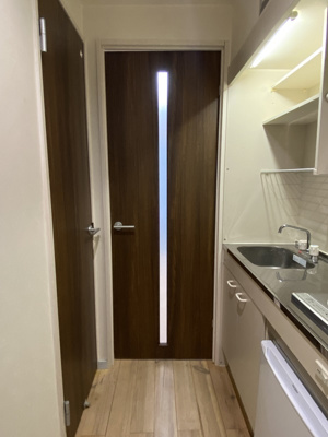 【内装】 | ファミリーハイツ | リビングに繋がる廊下です。