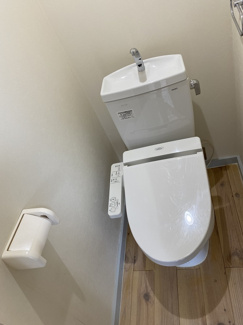 【トイレ】 | ファミリーハイツ | 温水洗浄便座付きトイレです！