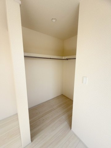 三郷市早稲田7丁目　新築戸建　全1棟の収納|季節物の大物家電の収納にも便利なウォークインクローゼット