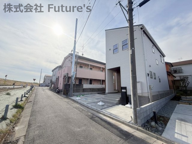 三郷市早稲田7丁目　新築戸建　全1棟の前面道路含む現地写真|前面道路含む現地写真です。