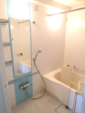 ラシュレ久米川ステーションサイドの浴室