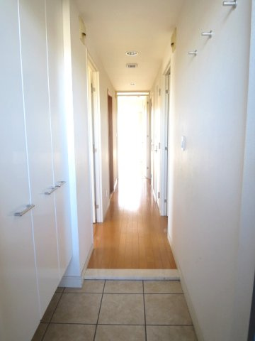 ラシュレ久米川ステーションサイドの玄関