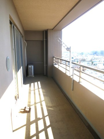 ラシュレ久米川ステーションサイドのバルコニー