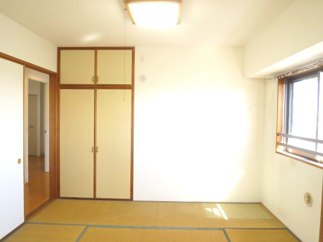 ラシュレ久米川ステーションサイドの和室