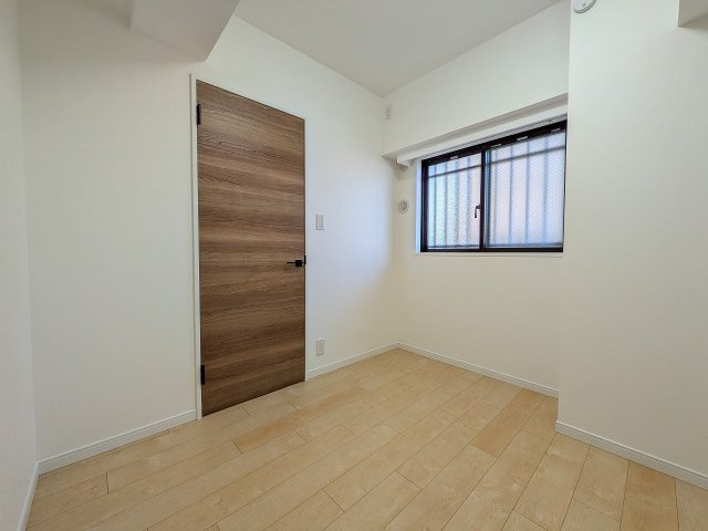 コートプラザ八王子の洋室|～4.3帖の洋室です～