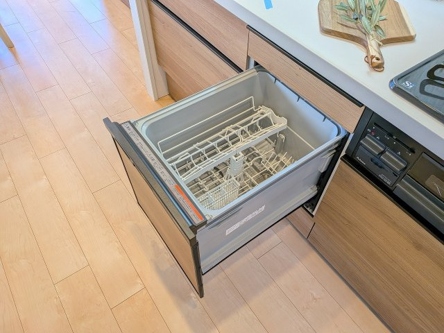 コートプラザ八王子のキッチン|～食洗機付き　食事後の食器洗いはお任せ、家族でゆっくりとくつろげます～