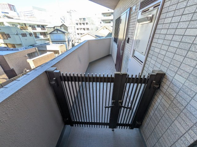 コートプラザ八王子の玄関|～独立性の高い玄関ポーチ～