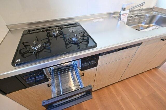 トレス両国のキッチン|グリル付きシステムキッチン