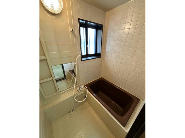 高砂市米田町塩市306戸建ての浴室