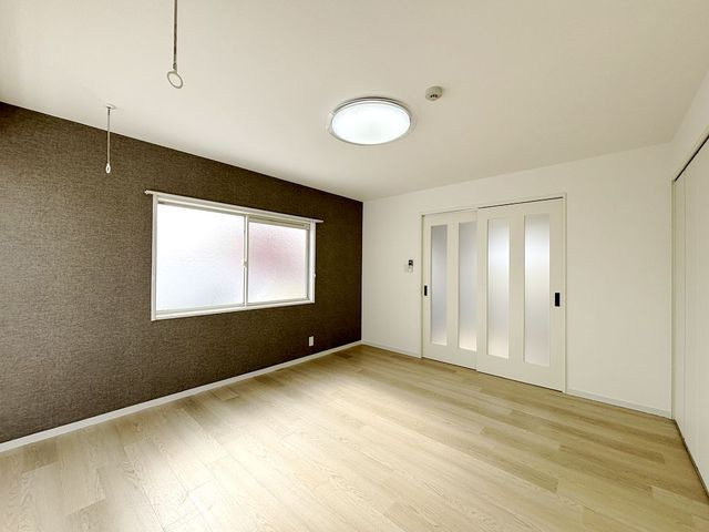 ネオハイム丸山の居間・リビング