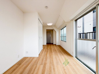 【洋室】 | ハイツ参宮橋 | 洋室　9.5帖　