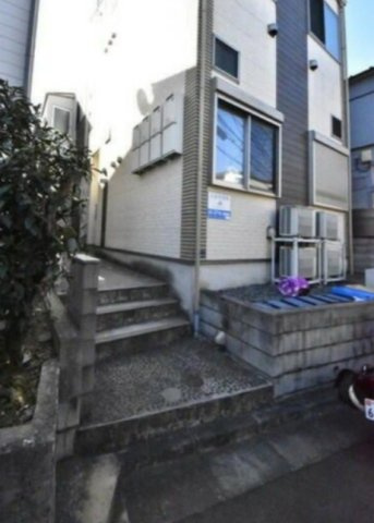 ハーモニーテラス仲宿のエントランス