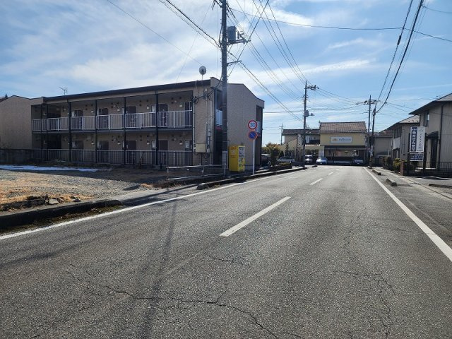 高崎市倉賀野町　売地の前面道路含む現地写真