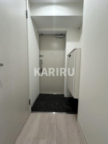 エムブイインプ大阪放出の玄関