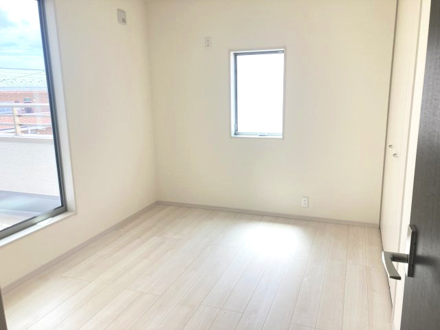 リーブルガーデンＳ前橋市下細井町第4　1号棟の洋室|２階：洋室１です