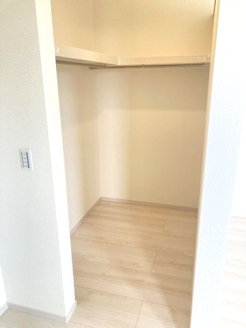 リーブルガーデンＳ前橋市下細井町第4　1号棟の収納|２階：洋室２収納ウォークインクローゼットです