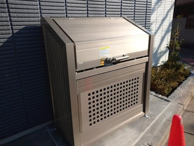 ジェミニ・サウス|ゴミ置き場です