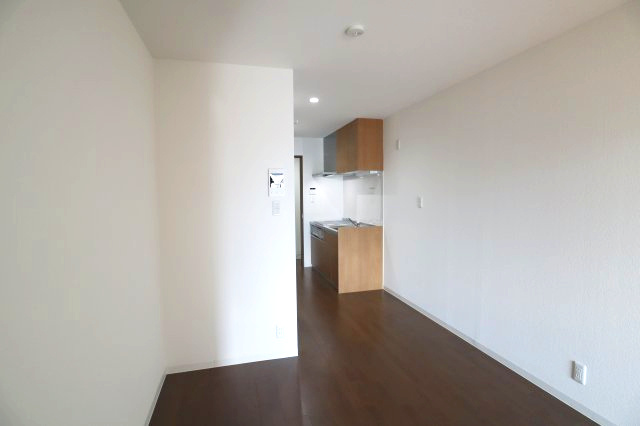 クレアール小綱町の居間・リビング