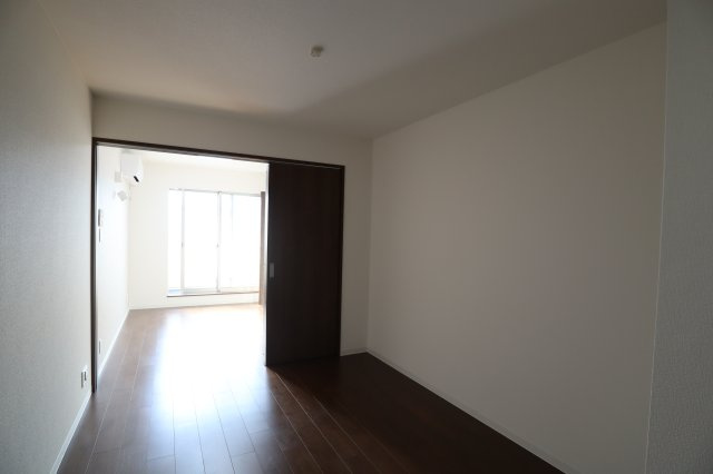 クレアール小綱町の居間・リビング