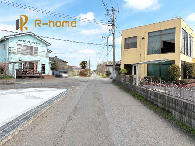 小美玉市江戸1期　新築戸建て　1号棟の前面道路含む現地写真|堂々！建物完成♪実際のお部屋をご見学可能です♪
ご見学が一番の資料！お気軽にお問い合わせ下さい♪