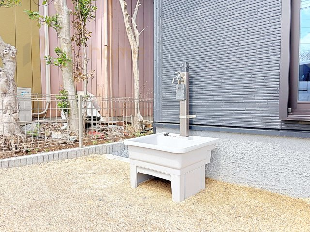 小美玉市江戸1期　新築戸建て　1号棟の設備|お庭に便利な立水栓付き！洗車や水やりもラクラク♪