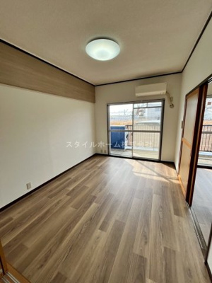 【居間・リビング】 | リバーサイドレジデンス