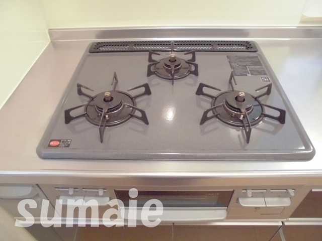 アプロ東小松川のキッチン|3つ口コンロ