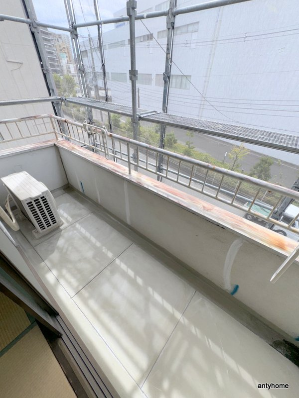 岡本ハイツ　仲介手数料無料のバルコニー