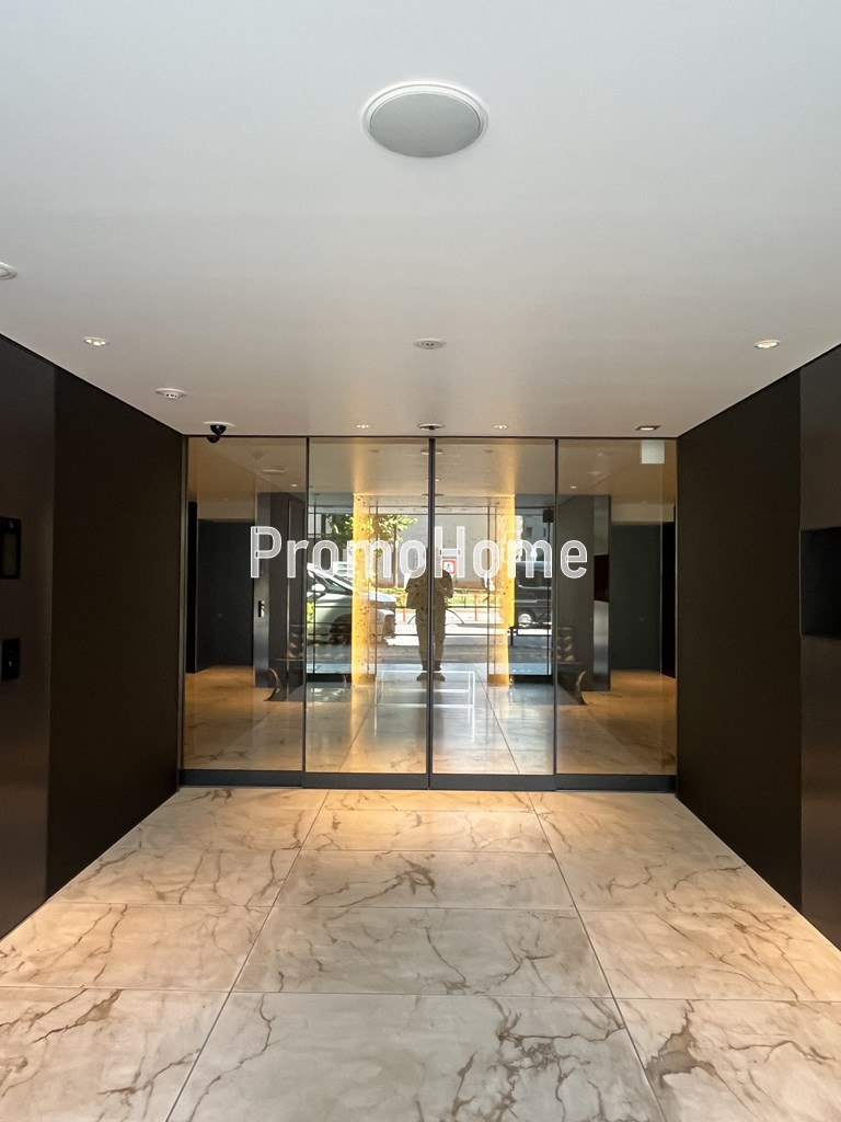 シーズンフラッツ新御徒町のエントランス