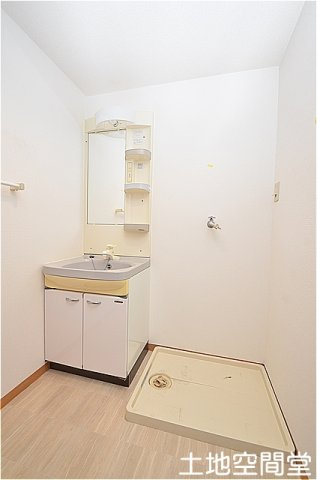 プレステージ陣原の洗面所