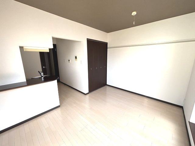 フローラ小野の洋室