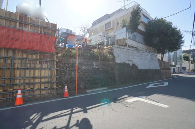 上原３　土地の外観|☆建築計画の際は既存擁壁に関して建築指導課及び担当部署より指導がある場合があります