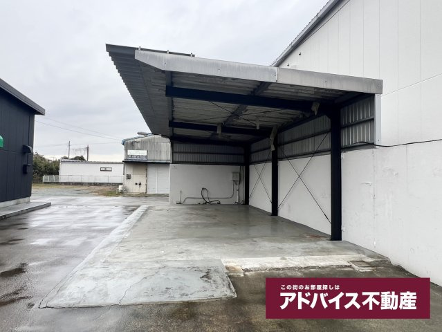 筑後市大字熊野の店舗事務所の駐車場