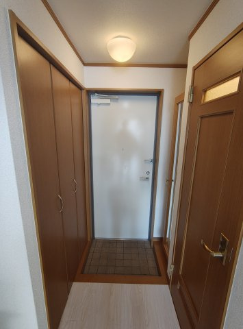 ライフかすがのの玄関