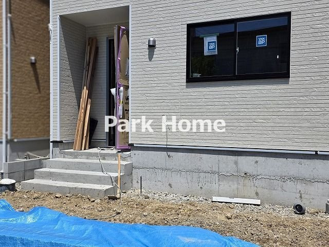 高知市南金田-3号棟- 新築戸建ての玄関|3号地　2026.5月：建築中