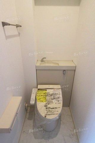 アザレア梅満のトイレ|嬉しい温水洗浄便座付き♪