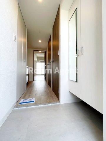 エスリード栄イーストスクエアの玄関