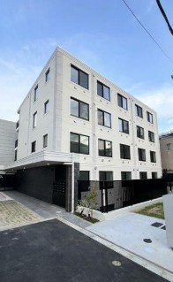 【外観】 | SOLASIA residence荻窪 | 鉄筋コンクリート造のがっちりとした建物。