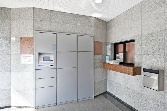 ライオンズマンション大宮浅間町の設備|不在時でも荷物を受け取れる宅配ボックスも付いています。ネットショッピングを頻繁に利用する方や、帰宅時間が不規則な方にも大変便利な設備です。日々の生活の利便性を高めてくれます。