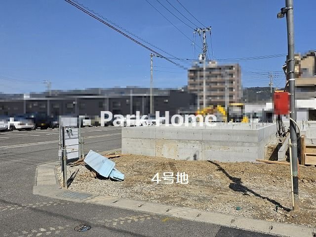 高知市南金田-4号棟- 新築戸建ての前面道路含む現地写真