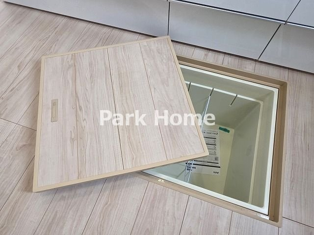 高知市南金田-4号棟- 新築戸建ての収納|キッチン床下収納