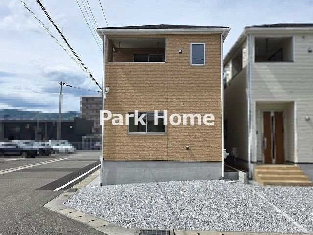 高知市南金田-4号棟- 新築戸建ての駐車場