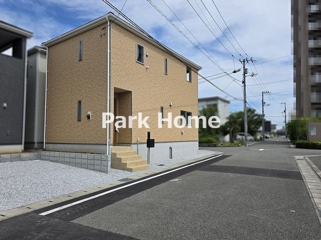高知市南金田-4号棟- 新築戸建ての前面道路含む現地写真