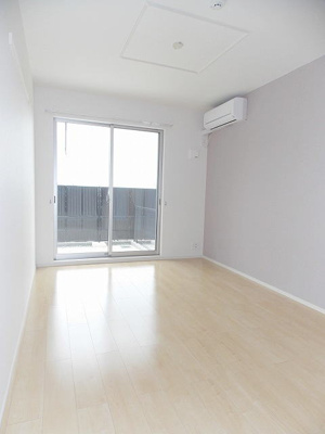 【居間・リビング】 | ＲＩＮＫＡ | 【ＲＩＮＫＡ】明るい室内です