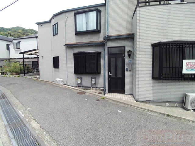 橋本ハイツ（青谷町）のエントランス